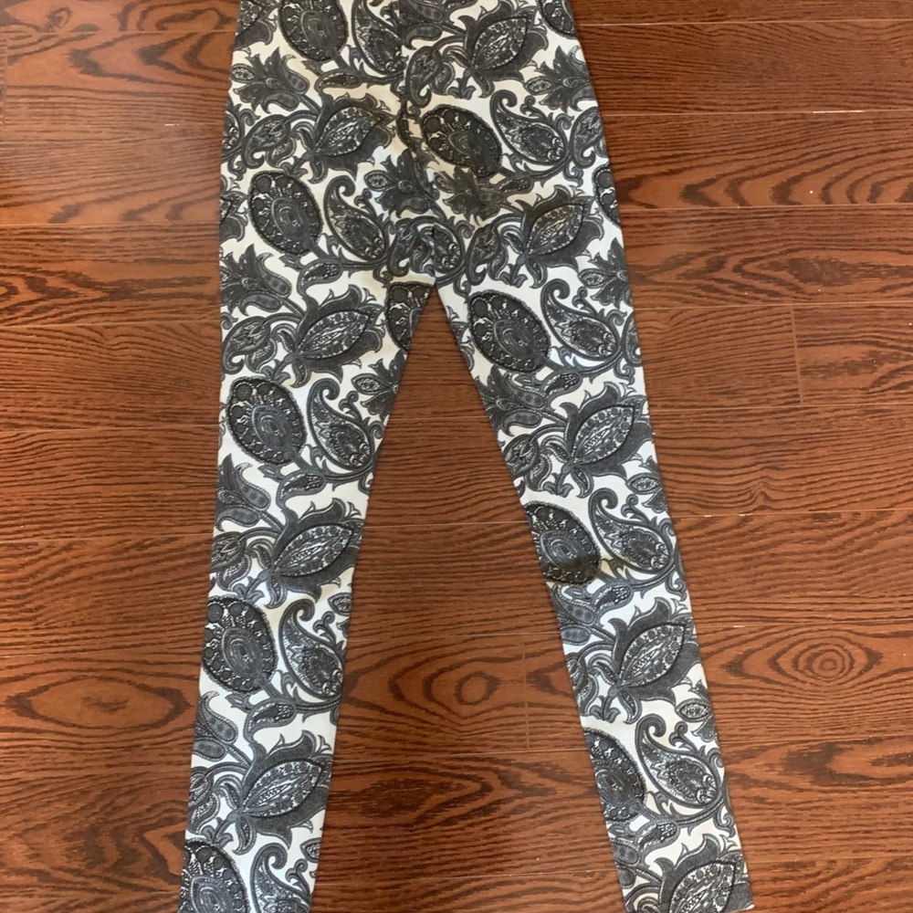 TOPSHOP BRAND NEW PAISLEY TROUSERS